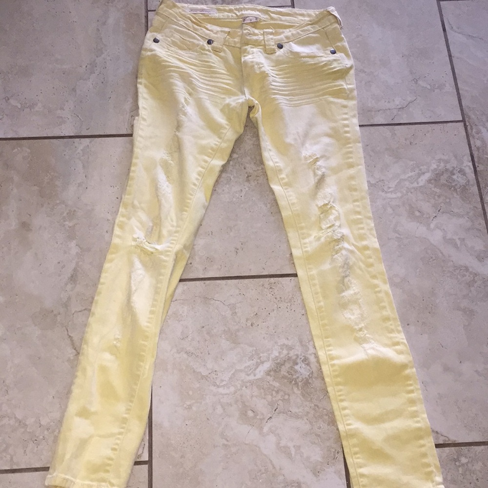Yellow/pink denim jeans